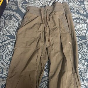 Lululemon green dance pants
